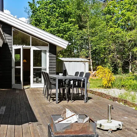 Amazing Home In Saeby With Sauna Feriehus