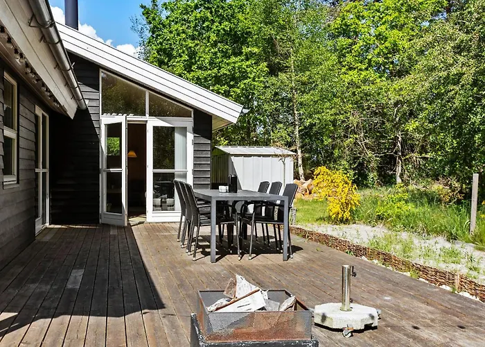 Cozy In With Sauna 別荘